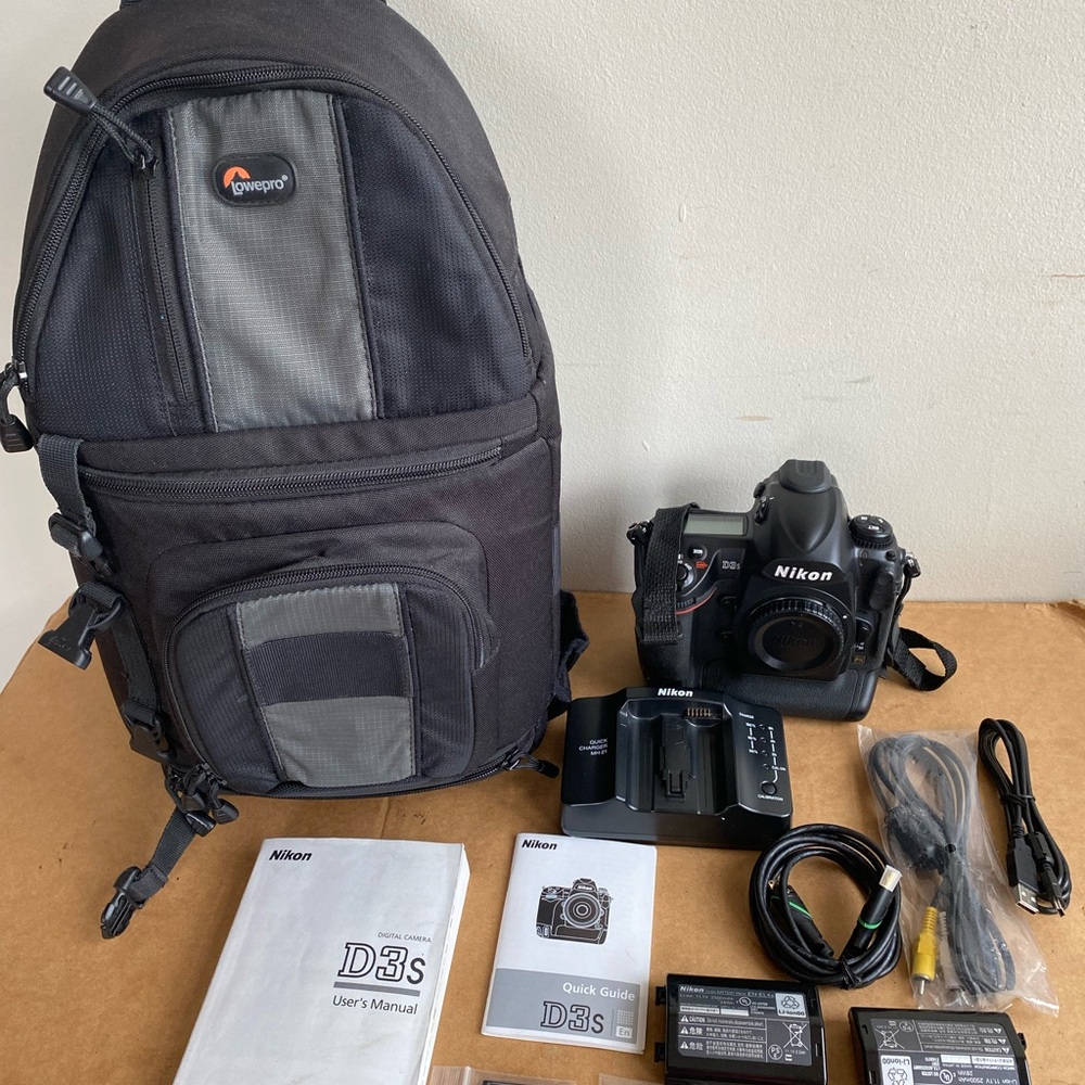 Nikon D3s Digital SLR Camera ( Body)